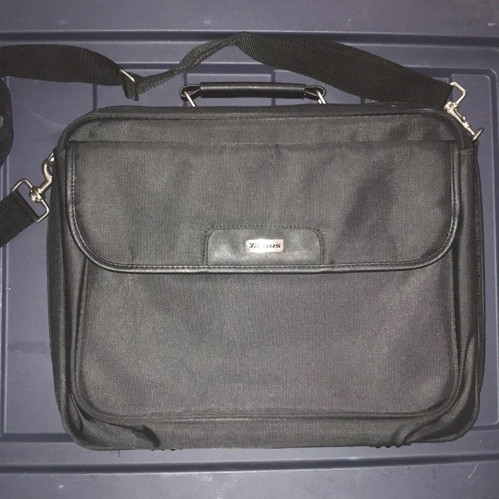 Targus Laptop Shoulder Bag